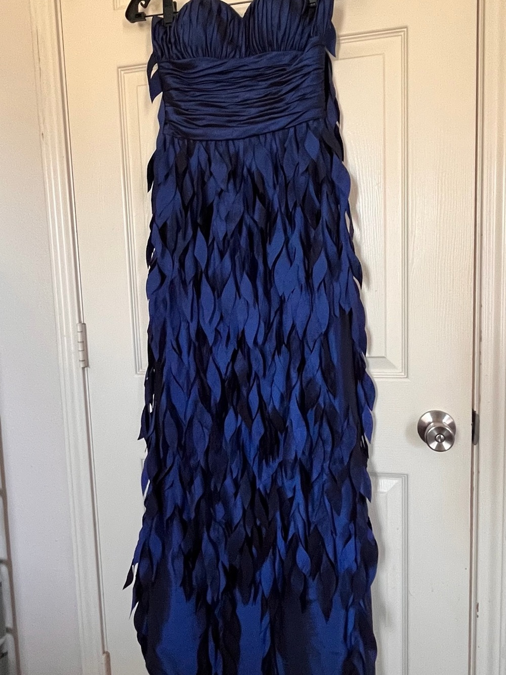 Elegant Navy Blue Strapless Evening Gown